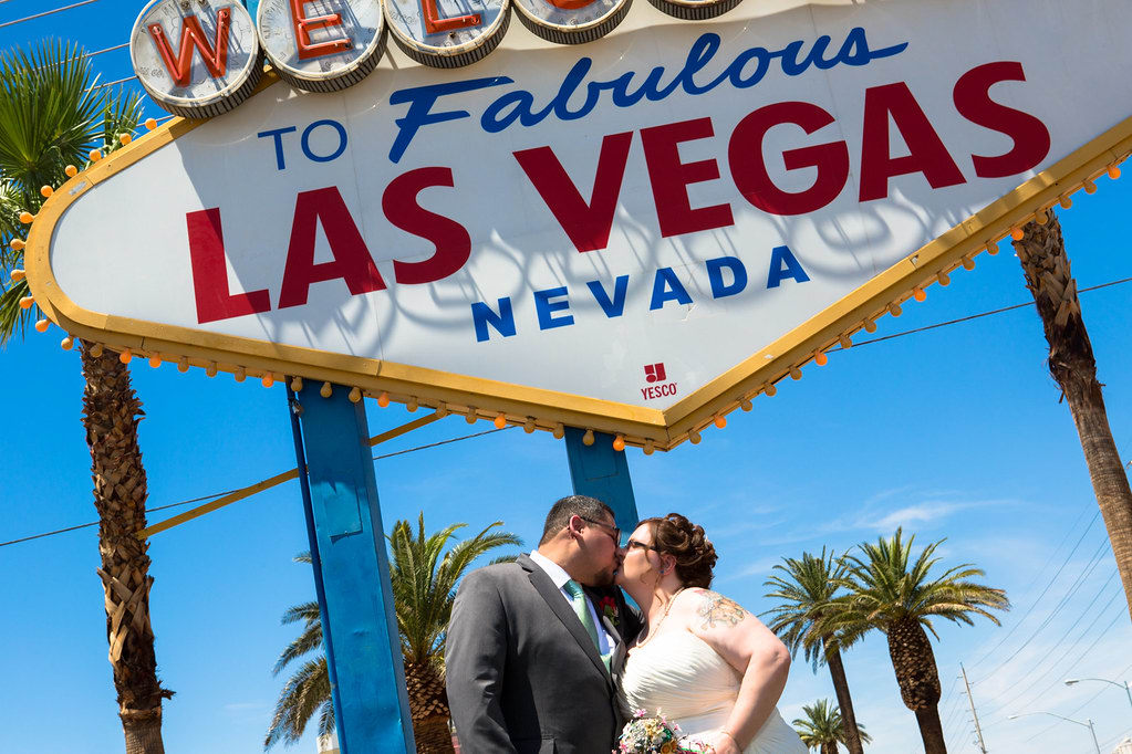 Las Vegas wedding couple