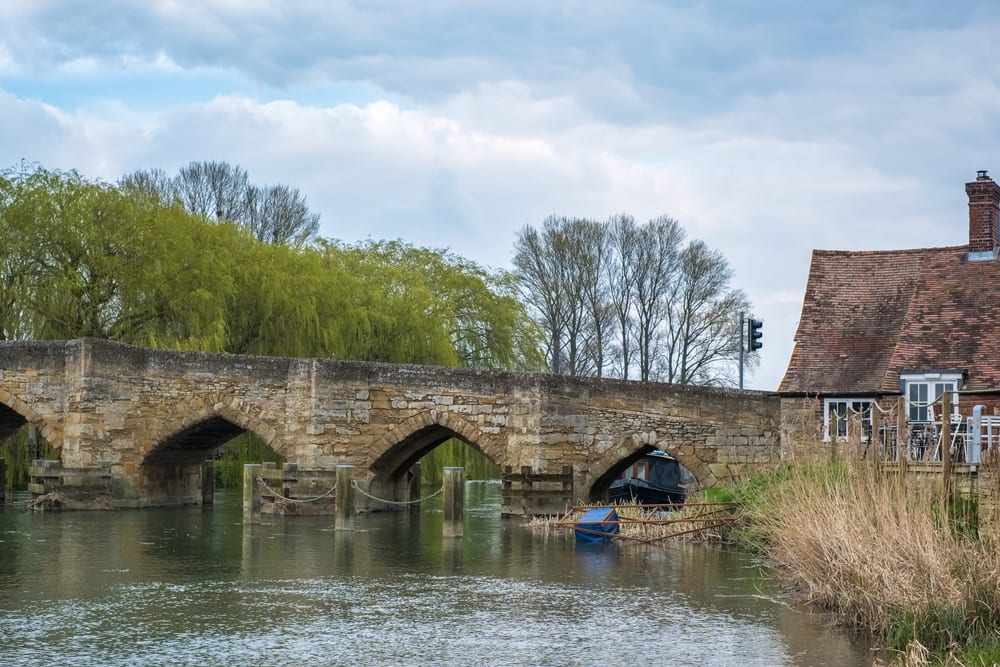 Love your area Witney New Bridge over River Thames Witney