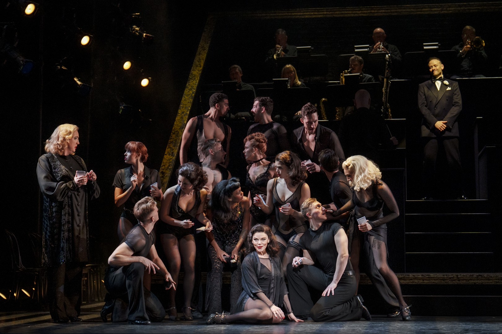 CHICAGO  Faye Brookes  Roxie Hart  and Company  Photo Paul Coltas