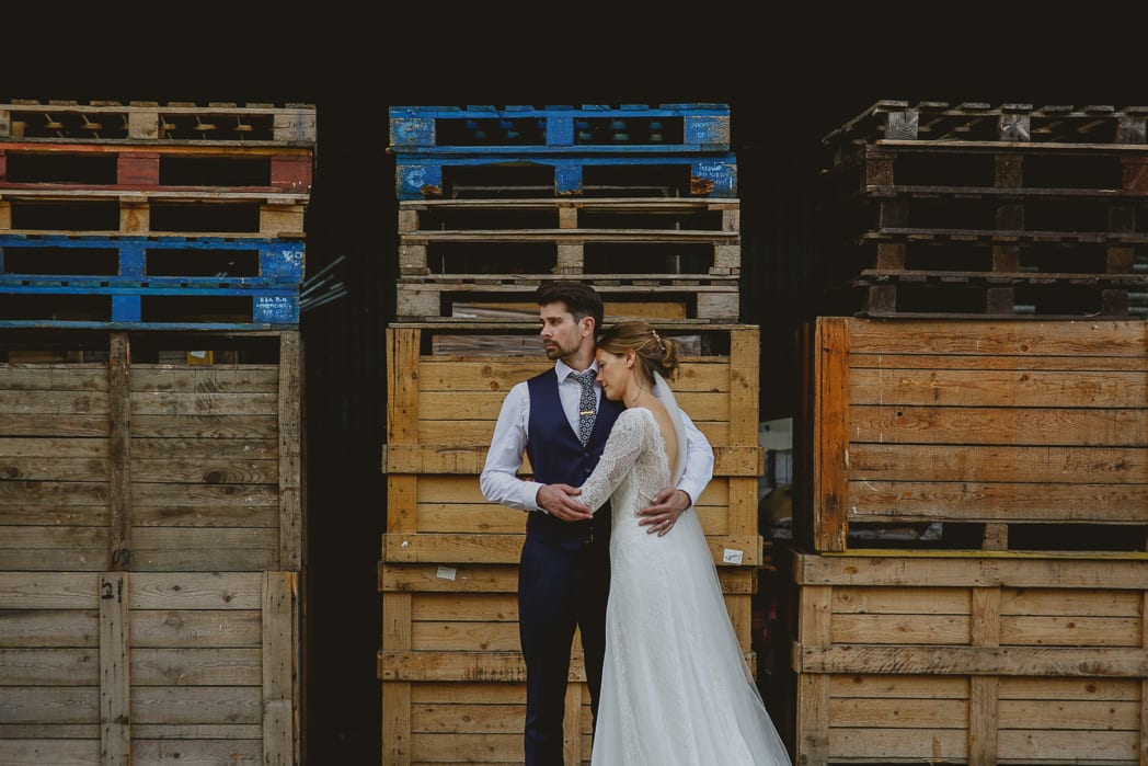 Reportage Wedding Photographer Berkshire Stanlake Park 70 b5iwok