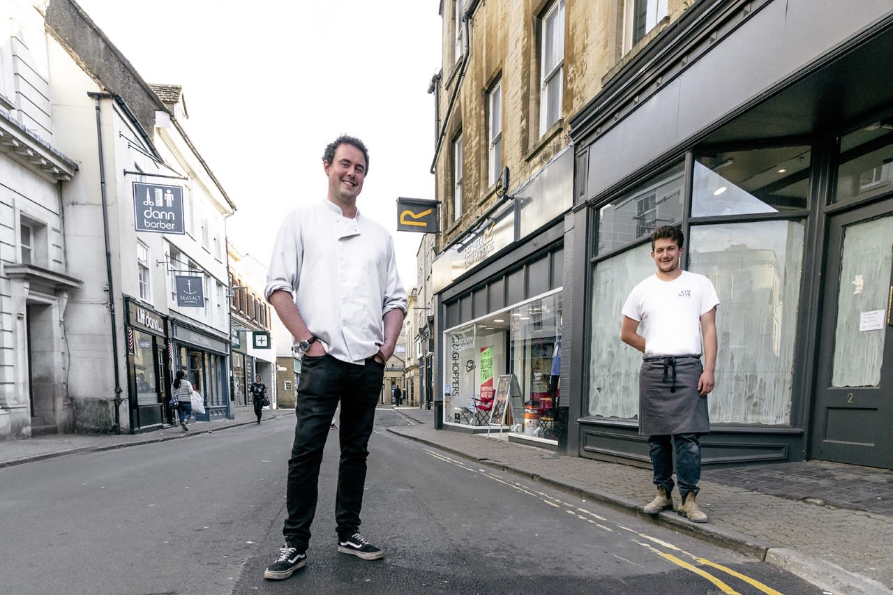 thumbnail Sam and Jak are back in Cirencester